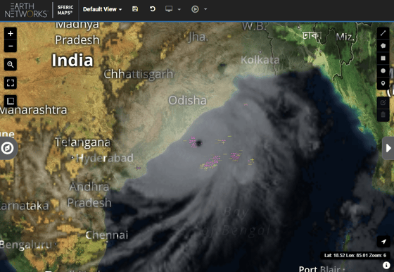 Tropical Cyclone Fani closing in on Odisha visualized on Sferic Maps with satellite and total lightning data