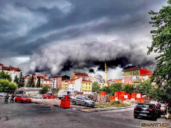 lnstabul storm clouds
