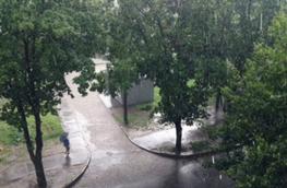 Powerful Ukrainian Weather Rips through Kharkov